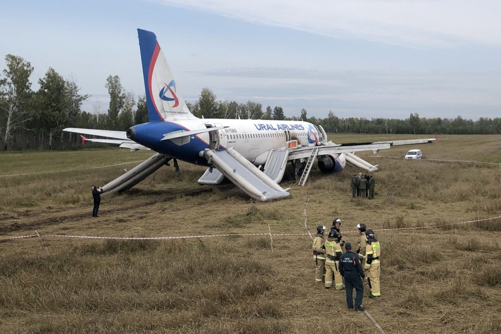 Airbus ponechaný osudu v kukuřičném poli je smutným důkazem toho, jak sankce na Rusko fungují