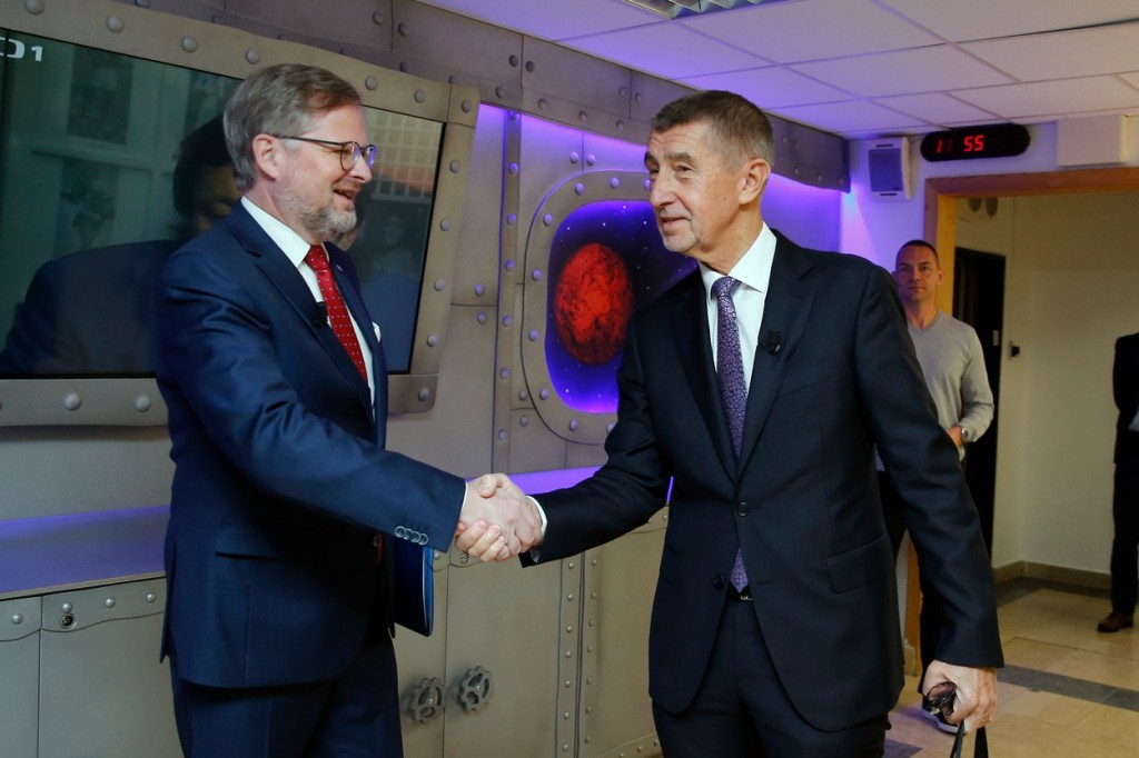 Andrej Babiš nenechal na Fialovi nit suchou