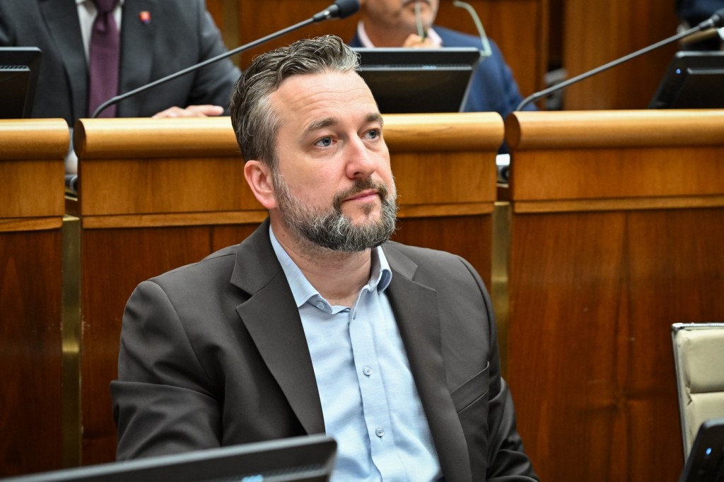 Blaha se vydal do Ruska a posílá odtud zmatené vzkazy. Omluvil se za chování Západu, v ruských médiích je za hvězdu