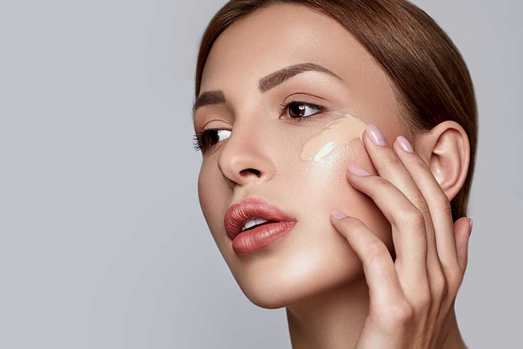 Make up byl v minulosti doslova zdravotním rizikem 