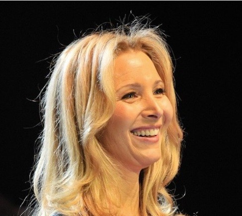 Herečka Lisa Kudrow – představitelka ztřeštěné Phoebe Buffay ze seriálu Přátelé. Nebyla to ale její jediná role