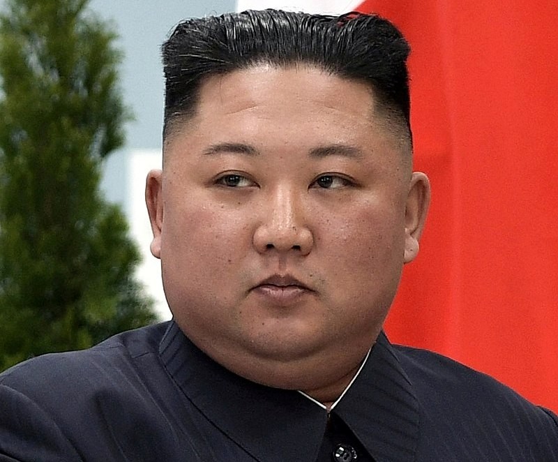 Severokorejský vůdce Kim Čong-un má pro přítele Vladimira Putina dělostřelecké munice dost. Něco za ni však bude chtít