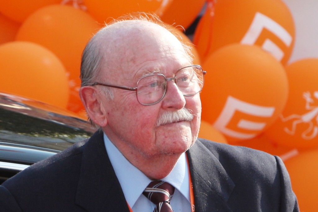 Lubomír Lipský zůstal aktivní do vysokého věku. Pomáhal mu kontakt s mladými lidmi