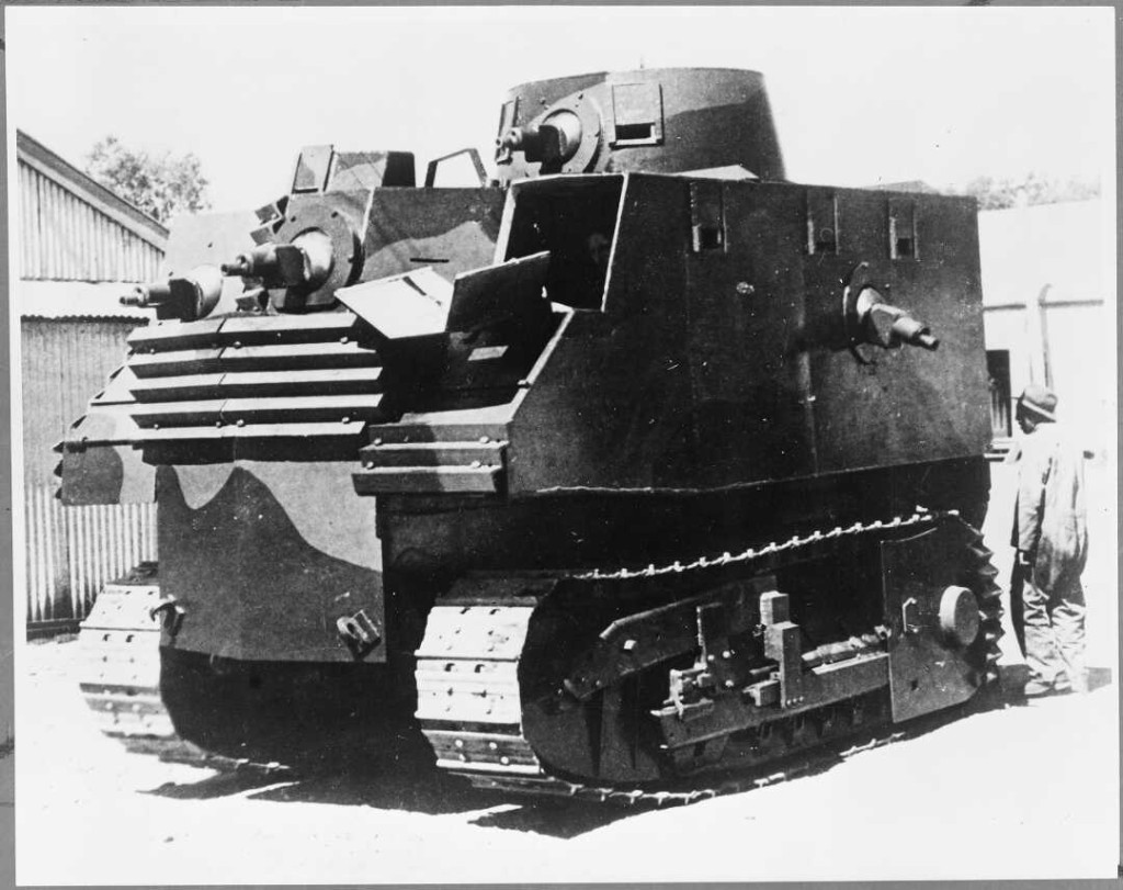 Tank z vlnitého plechu mohl nahánět hrůzu leda vlastní osádce