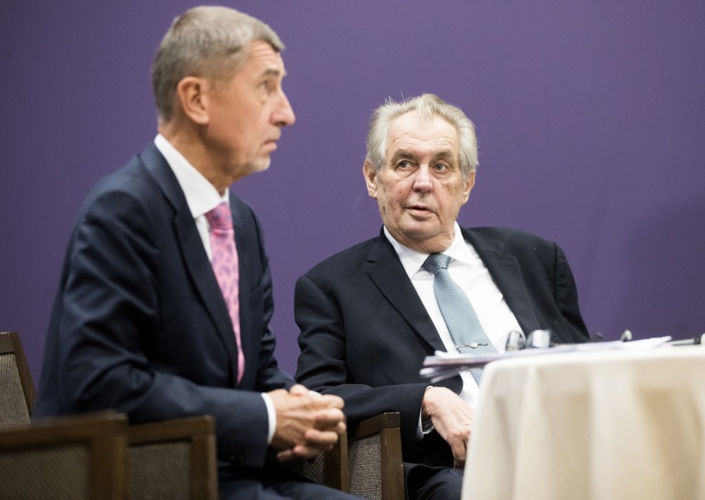 Andrej Babiš a Miloš Zeman si s pravdou hlavy příliš nelámou