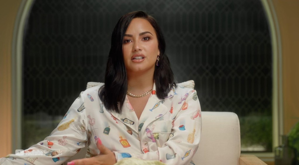 Zpěvačka Demi Lovatová se otevřeně vrací k šíleným traumatům minulosti v dokumentu Demi Lovato: Dancing with the devil