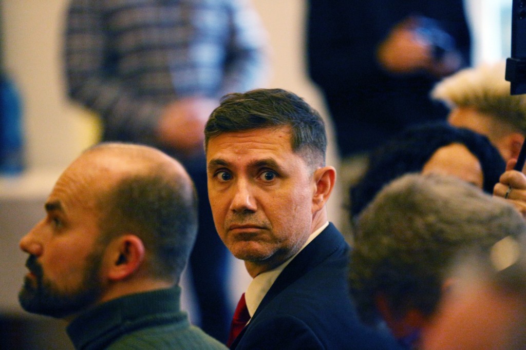 Dezinformátor Vrabel jde po řediteli Národního muzea. Důvodem je ukrajinská vlajka, která na instituci visí