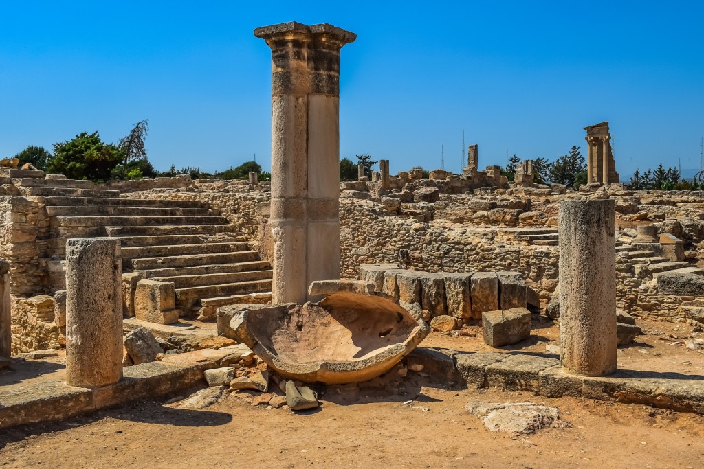 Organizace nelegálně vykopávala starožitné předměty na místech, kam se dosud nedostali archeologové