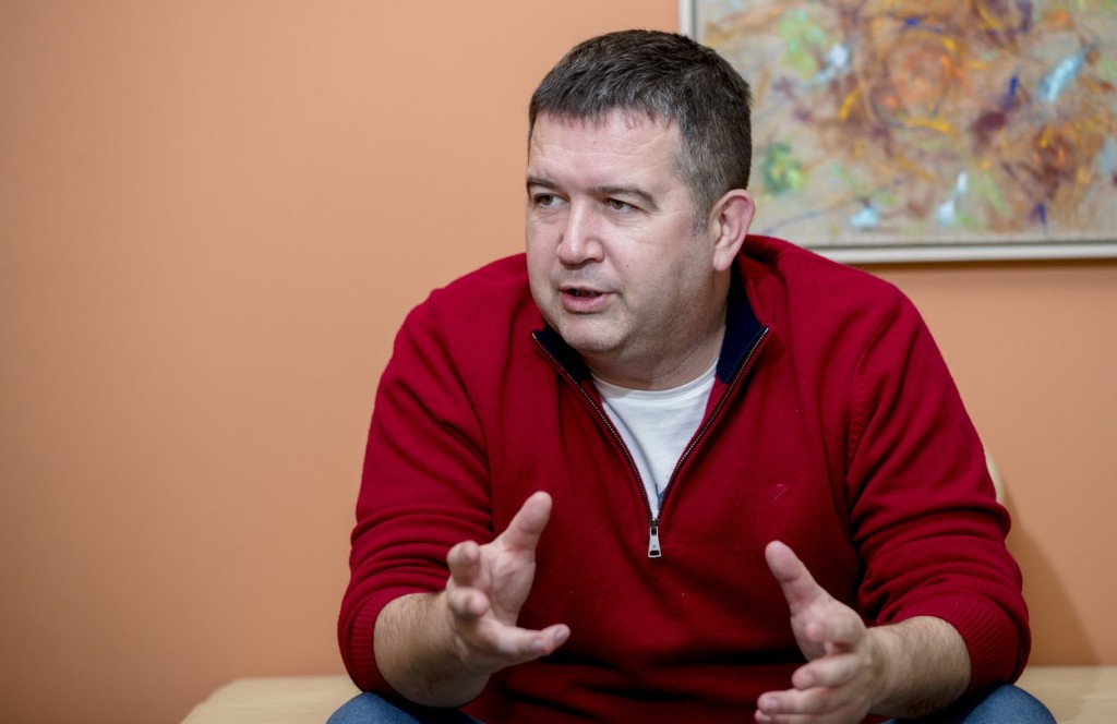 Jan Hamáček potápí ČSSD ke dnu. Co mohl ještě stihnout vyřešit v Moskvě? 
