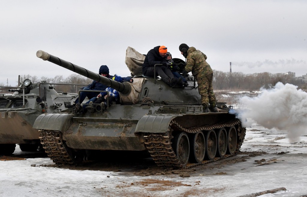 Tank, který byl vyvinutý ještě za druhé světové války, se vrací na ukrajinská bojiště