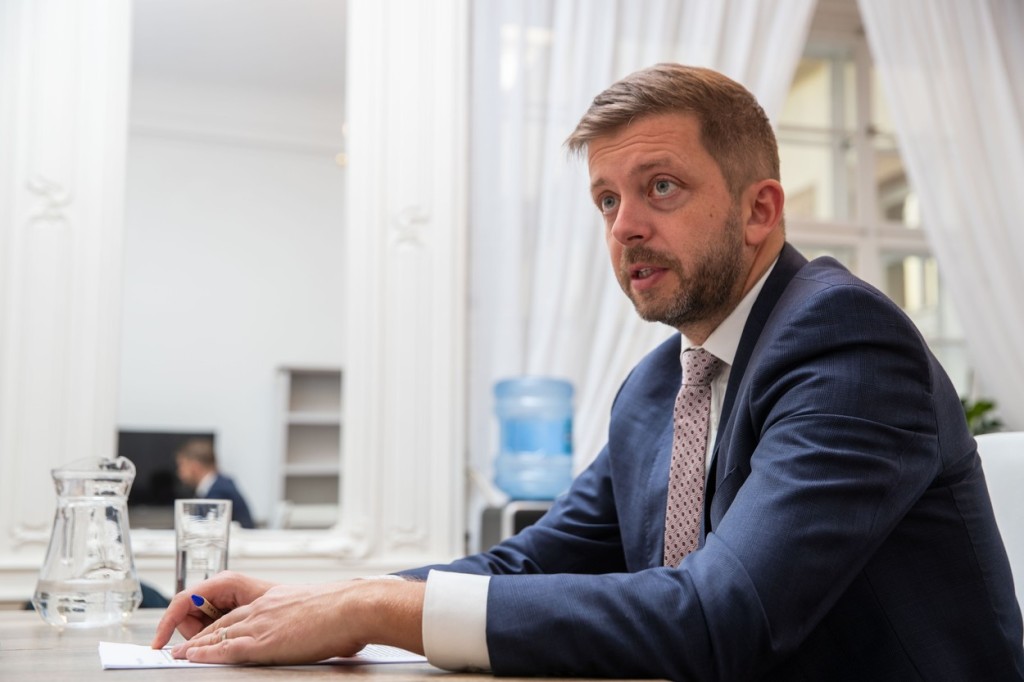STAN po dohodě s koaličními partnery předloží novelu zákona o politických stranách a hnutích