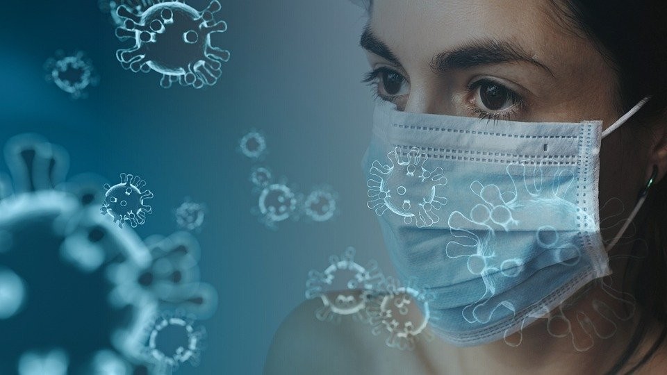 Od první minuty čtvrtka 19. března je vyhlášen zákaz vycházení bez roušky 