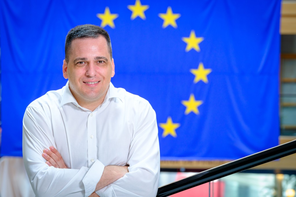 Zdechovský se dlouhodobě zajímá o bezpečnostní tematiku, rád by v tom v Bruselu dál pokračoval