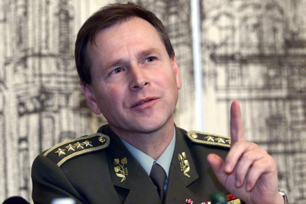 Jiří Šedivý odešel z aktivní služby do zálohy k 31. prosinci 2002 v hodnosti armádního generála