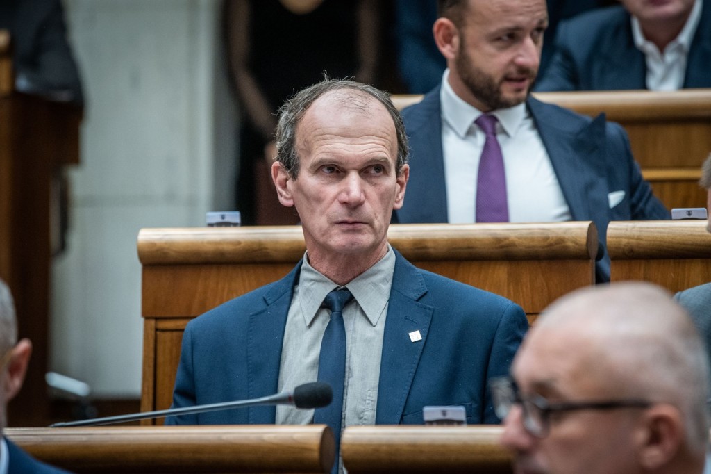 Náměstek kultury a následně životního prostředí Štefan Kuffa už neuspěl s návrhem udělat Ježíše slovenským králem