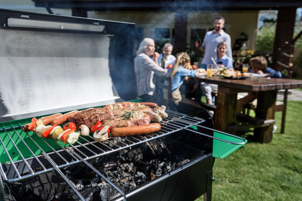 S vyčištěním grilu vám pomůže půlka obyčejné cibule