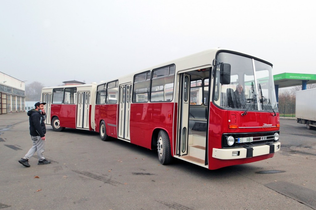Společnost Ikarus vyráběla autobusy již v 60. letech, v 70. a 80. se stala hlavním dodavatelem autobusů v rámci RVHP a východního bloku