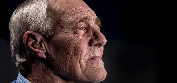 Lidé trpící raným stadiem Alzheimera většinou řídí pomalu, zbrkle a snaží se čas strávený za volantem omezit na minimum
