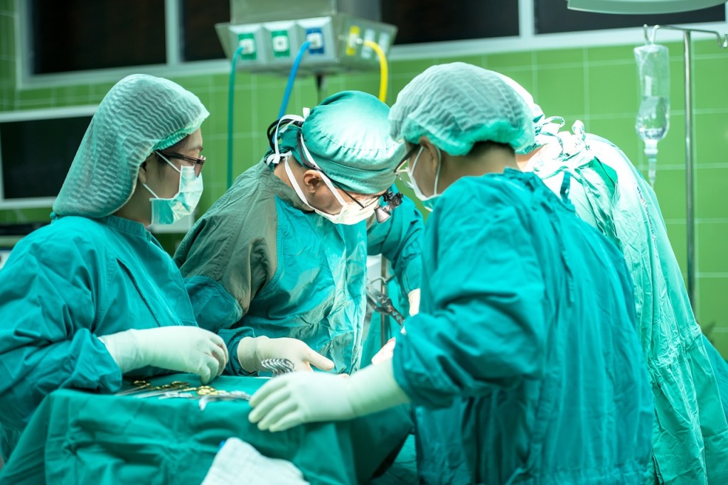 Takzvané fekální transplantace mikroflóry jsou stále častější