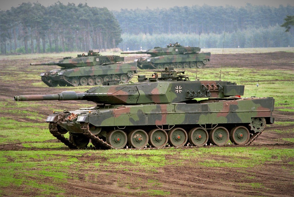 Leopard 2A5 během cvičení