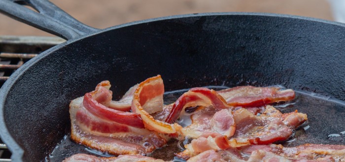 Slanina zvyšuje riziko infarktu a mozkových příhod. Je plná soli a nasycených tuků