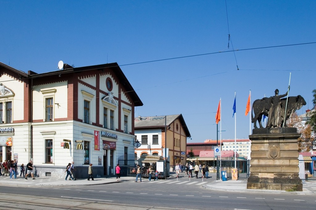 Nájemce měl podle smlouvy do areálu tržnice investovat, to se ale nestalo