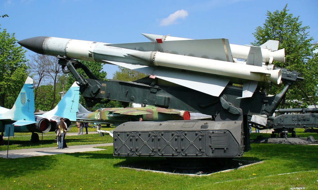 Zastaralý protivzdušný systém S-200 sestřelil zmodernizovaný ruský bombardér. Nyní jej Ukrajinci ještě vylepšují