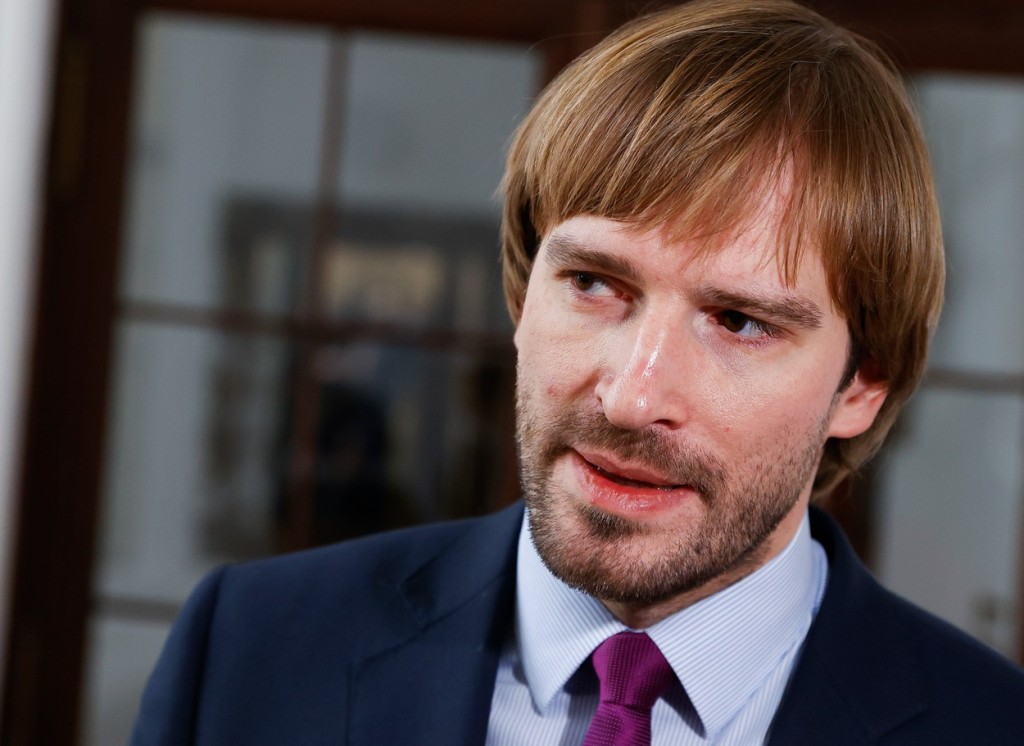 Mnoho lidí se Vojtěchovi posmívalo za to, jak se nechá "vláčet" premiérem a hanět v přímých přenosech. Teď už bude mít klid
