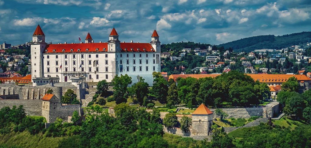 Plánujete cestu na Slovensko? Vstupní příjezdový formulář už vás nemusí rozhodit, máme pro vás radu, jak ho přelstít