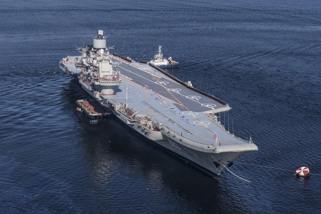 Letadlová loď Admiral Kuzněcov Rusům rozhodně radost nedělá. Otázka je, zda se jim vyplatí do staré technologie ještě investovat