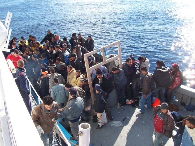 Migrace se Německu vymkla z kontroly. Přitom země má nástroje, jak uplatnit pčísnější migrační a azylovou politiku