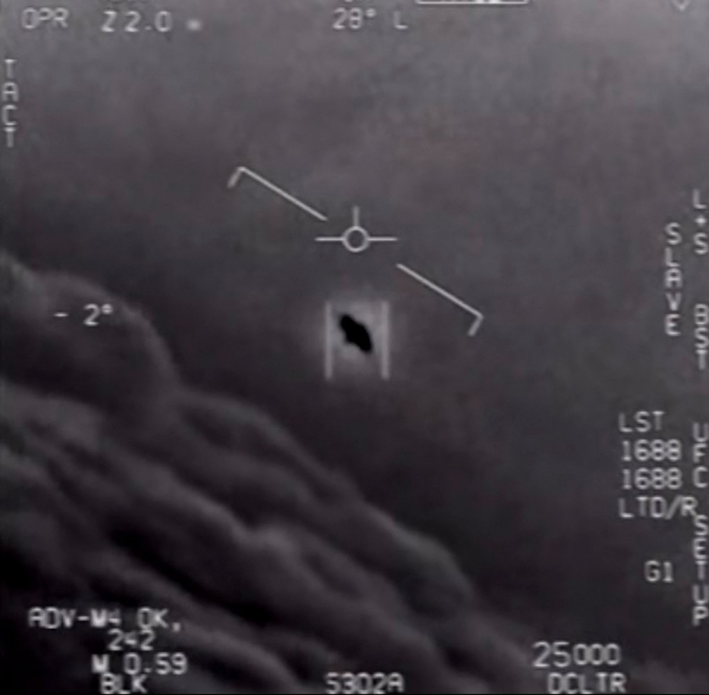 Takže, co to je? V každém případě je jisté, že americká armáda se hrozbou UFO dlouhodobě zabývá