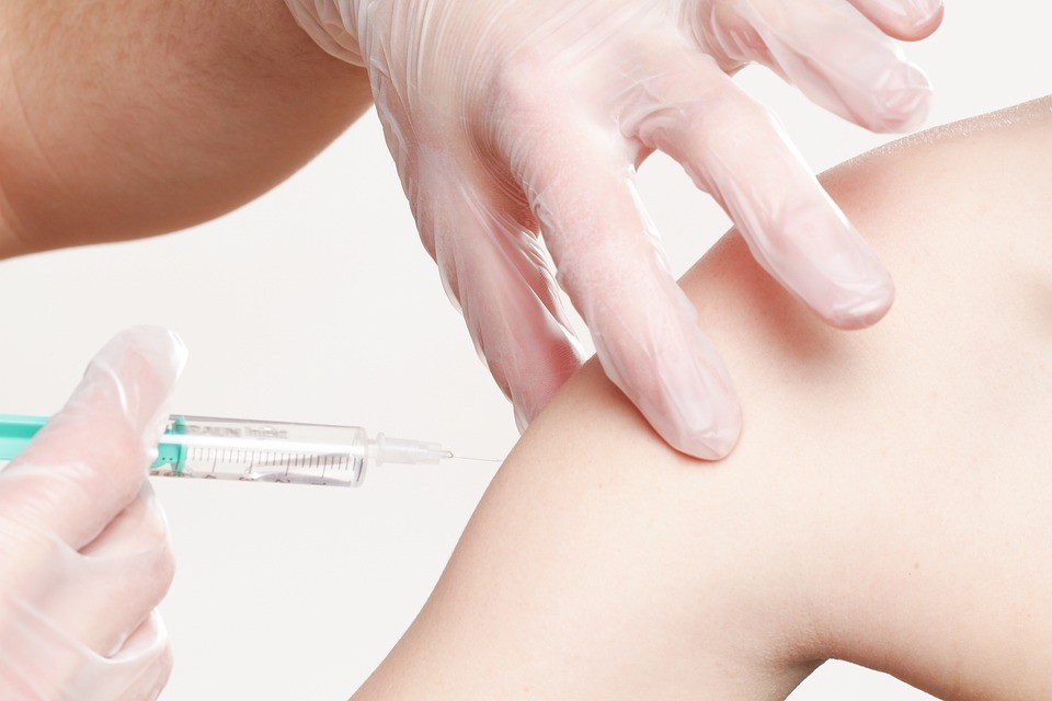 Chřipkový virus se mění, proto je třeba každoroční přeočkování jednou dávkou vakcíny