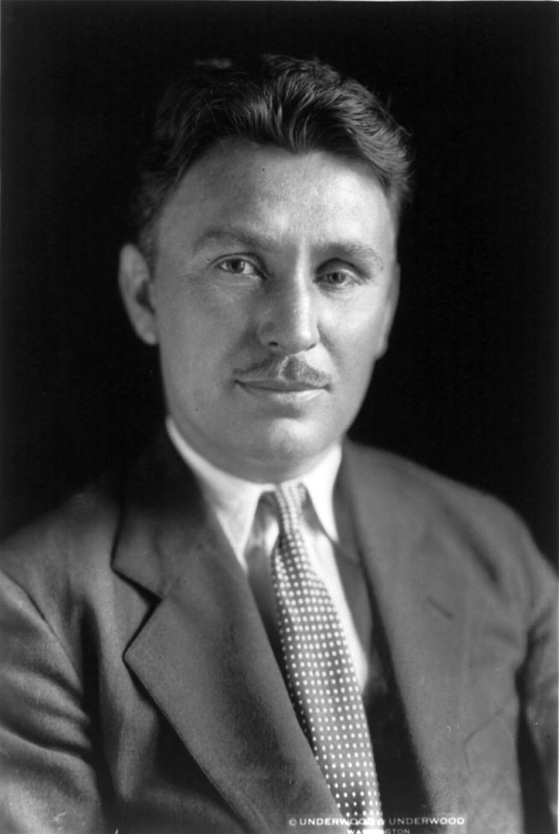 Wiley Post byl leteckým průkopníkem a prvním, kdo sám obletěl svět
