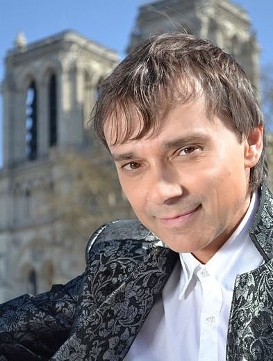 Oblíbený muzikant Richard Pachman si to se svými fanynkami užije