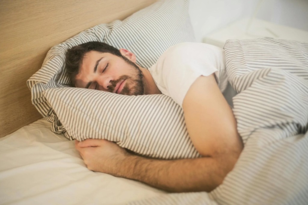 Nejlepší je uléhat před půlnocí, protože tehdy máme nejlepší spánek