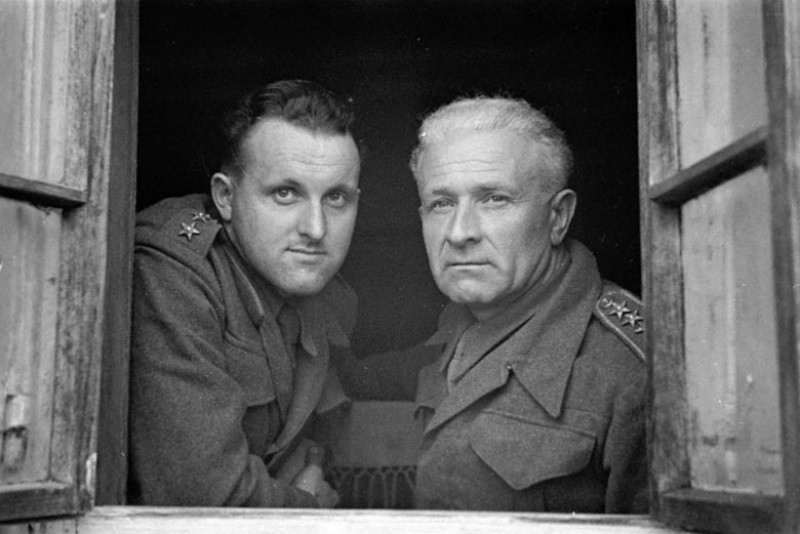 Kpt. Bohumír Lomský a pplk. Ludvík Svoboda v Sovětském svazu, 1941
