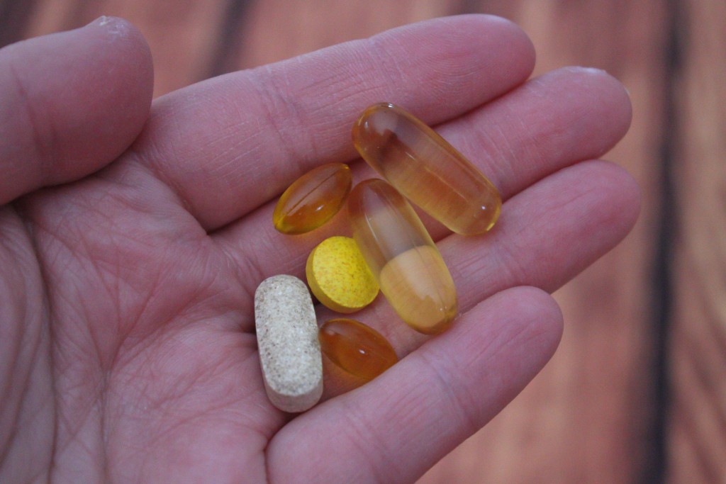 Vitamín D lze do těla doplnit prostřednictvím doplňků stravy, injekčně nebo pomocí určitých druhů potravin