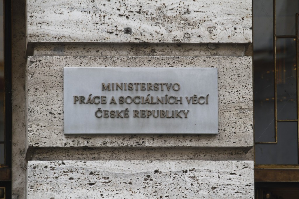 Ministryně Maláčová zřejmě přijde o pár svých podřízených