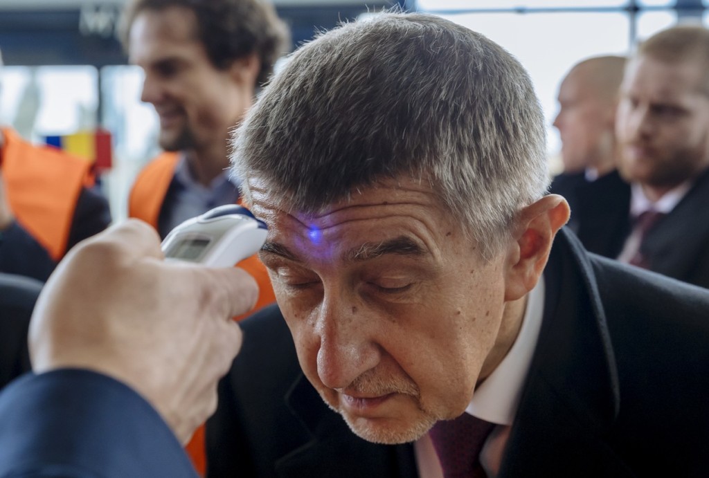 Některé z našich ministerstvech kouzel by mělo začít uvažovat o tom, zda panu Babišovi nepostavit sochu v nadživotní velikosti