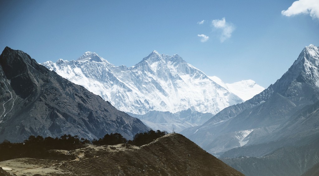 Mount Everest odhaluje těla mrtvých horolezců