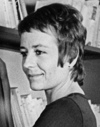 Nejlépe placená francouzská herečka 70. let Annie Girardot figurovala jako symbol feministického hnutí té doby ve Francii