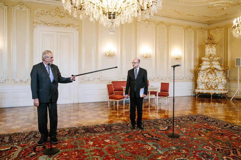 Miloš Zeman už zřejmě zapomněl, jakým způsobem donutil k demisi Bohuslava Sobotku