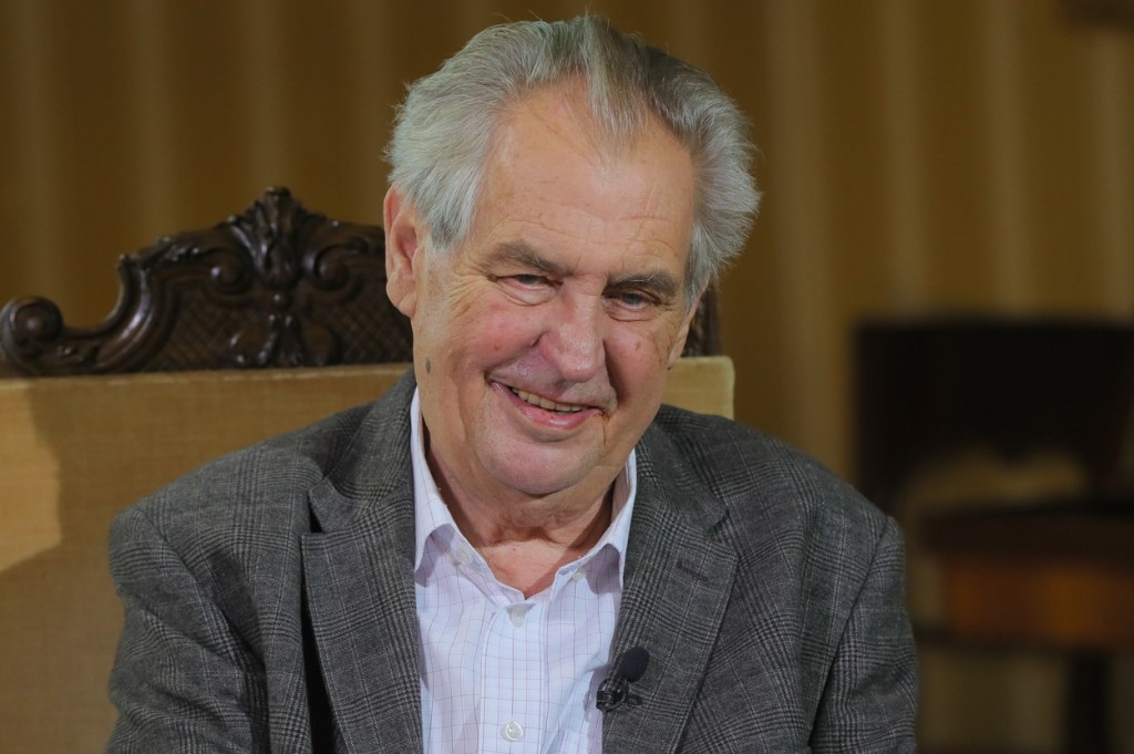 Je tomu pět let, kdy s otevřenou náručí vítal Miloš Zeman Čínu v Praze