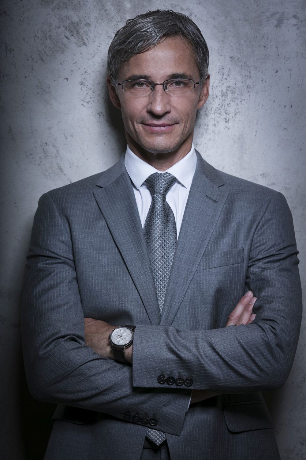 Roman Kufa je zakladatelem oddělení plastické chirurgie Fakultní nemocnice v Motole, kde působil jako vedoucí lékař v letech 2012-2015