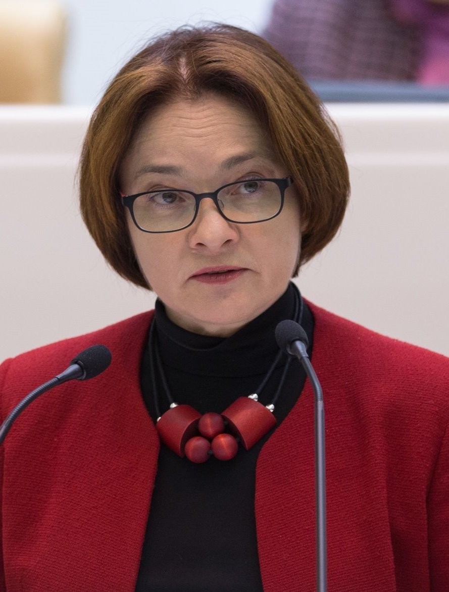 Tichá, milá, velmi schopná, liberálně smýšlející, přesto teď Elvira Nabuillinová bojuje za ruskou válečnou ekonomiku jako lev