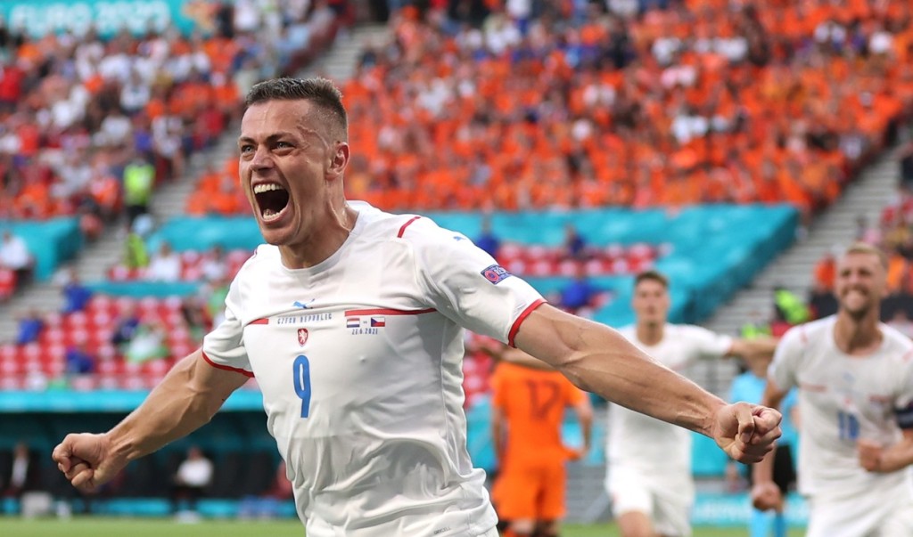 Tomáš Holeš prožívá pohádku, parádní sezonu korunoval první brankou Čechů