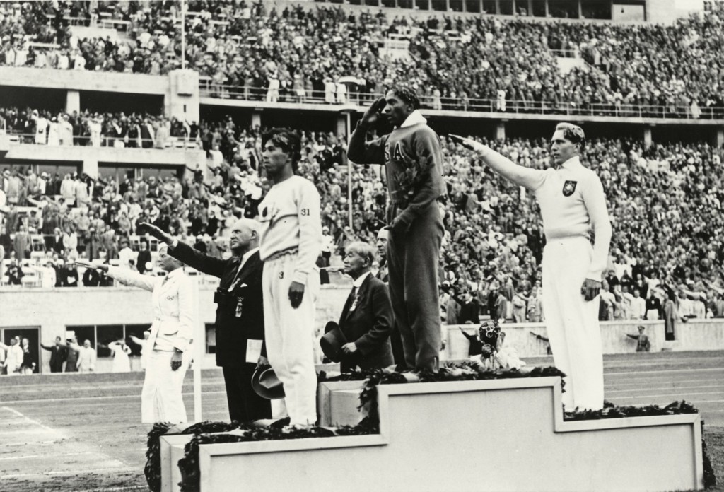 Jesse Owens svými výkony nadchl svět, ale Adolfa Hitlera určitě ne