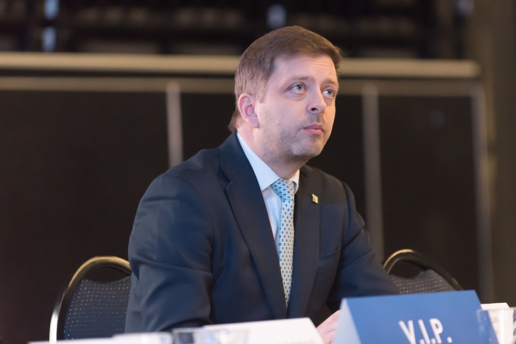 Ministr vnitra Vít Rakušan bojuje o přežití hnutí STAN i svoje. Kauzy jeho členů se hromadí: Farský, Polčák a nyní Hlubuček