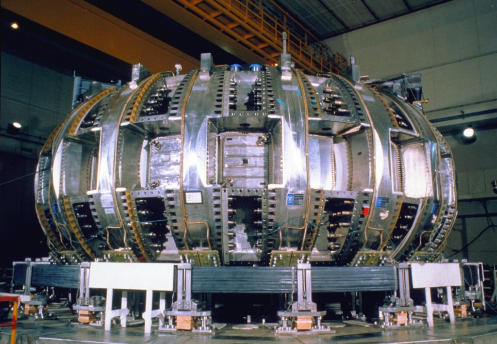 Tokamak typu TCV